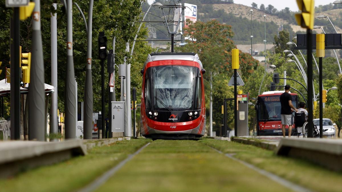 Zaragoza comienza a dibujar el futuro de una línea 2 que podría no ser un tranvía y cuyo recorrido ya se perfila