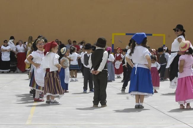 FIESTA DIA DE CANARIAS EN EL COLEGIO AGUADULCE