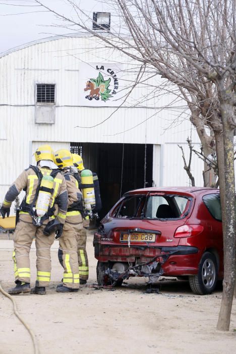 Incendi en una hípica de Salt