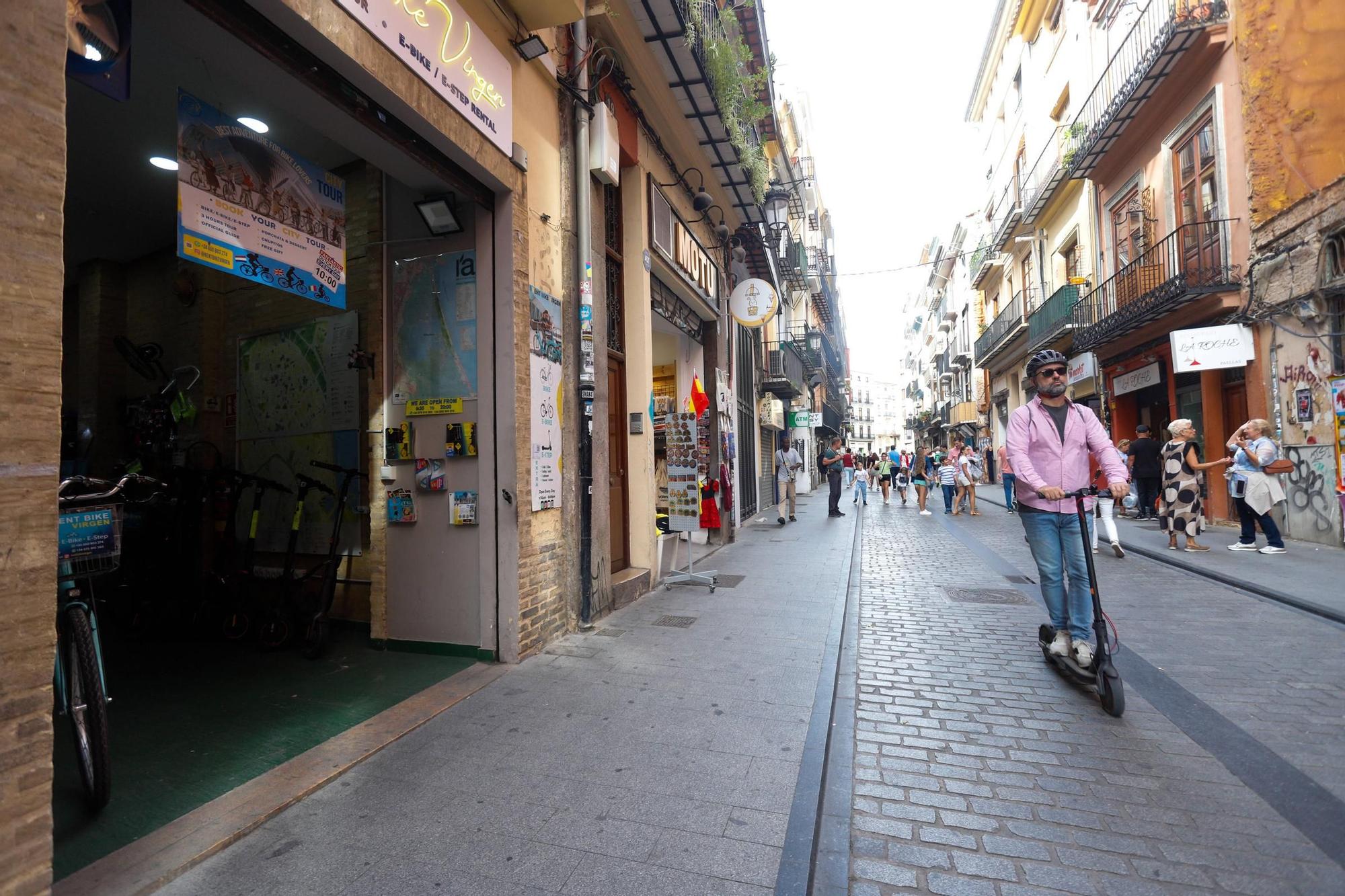 El comercio tradicional desaparece del centro de València por los altos alquileres