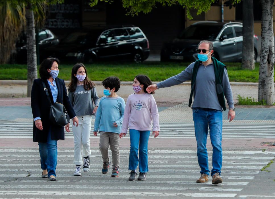 Los niños vuelven a llenar parques y calles