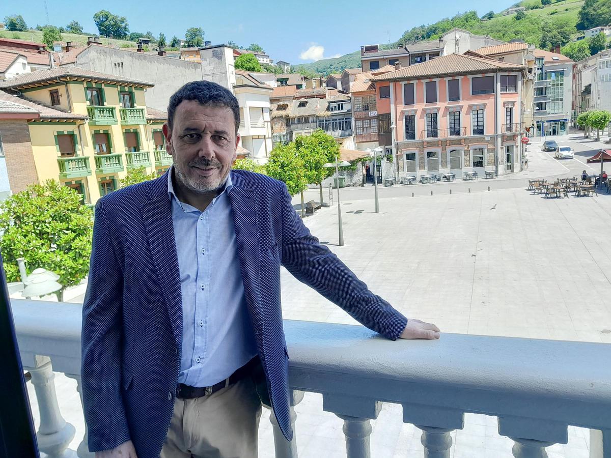 Julio García, alcalde de Laviana.