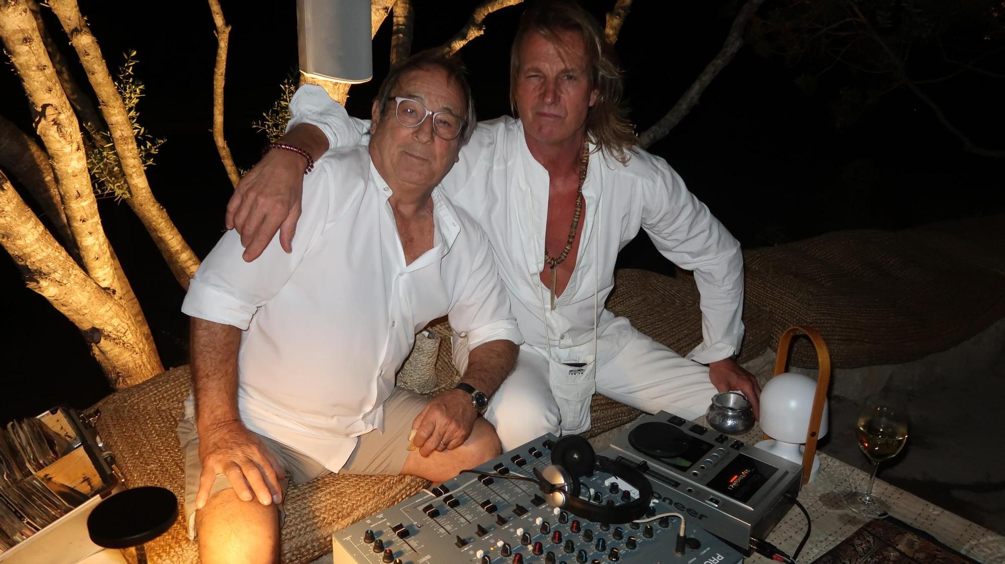 Aniversario blanco de Ricardo Urgell en Ibiza