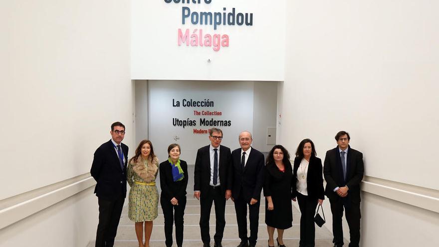 Representantes políticos e institucionales, en la presentación.