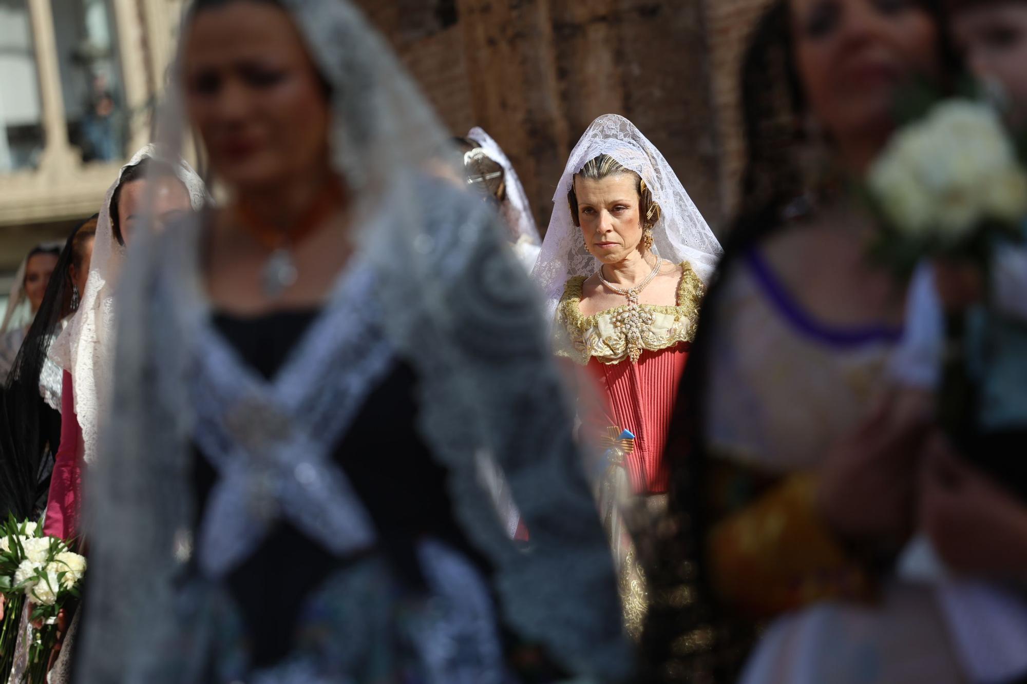 Búscate en el primer de la Ofrenda en la calle de la Paz hasta las 17 horas