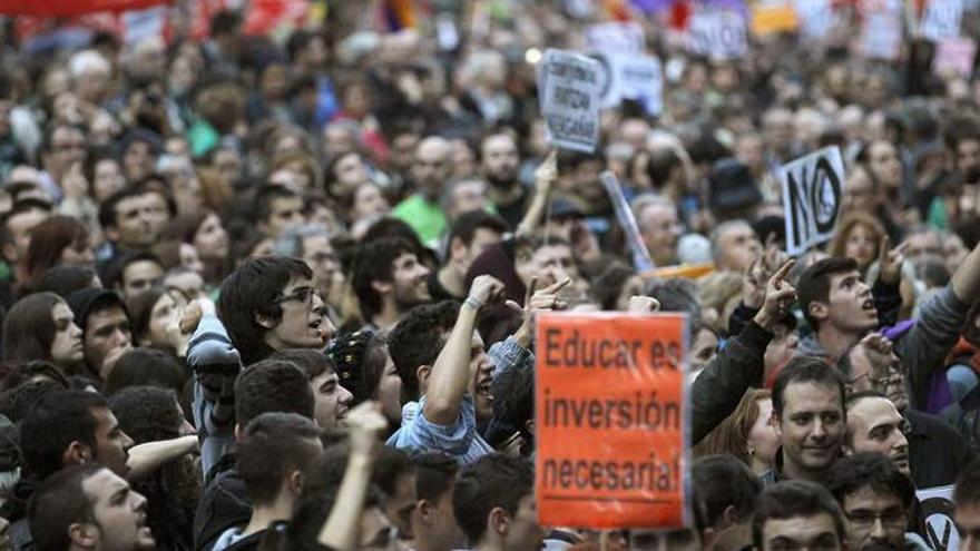 La reforma educativa vuelve a sacar a la calle a miles de personas en España