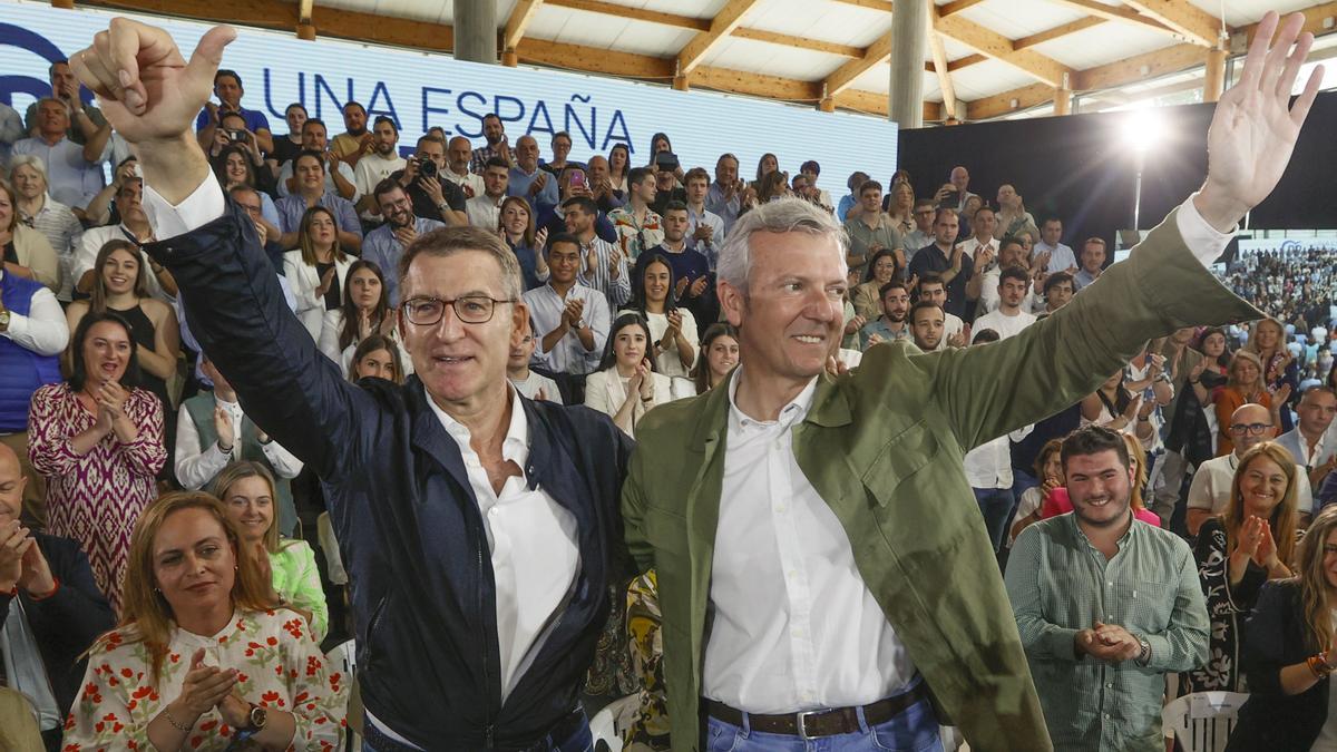 El presidente del Partido Popular, Alberto Núñez Feijóo y el presidente de la Xunta, Alfonso Rueda