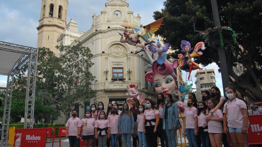 Las mejores imágenes de la &#039;plantà&#039; de las fallas en Burriana