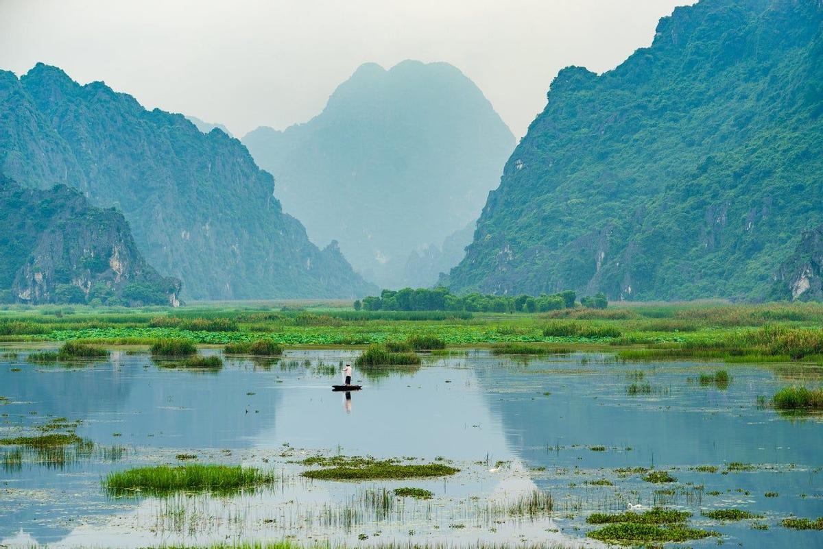 Van Long, Ninh Binh