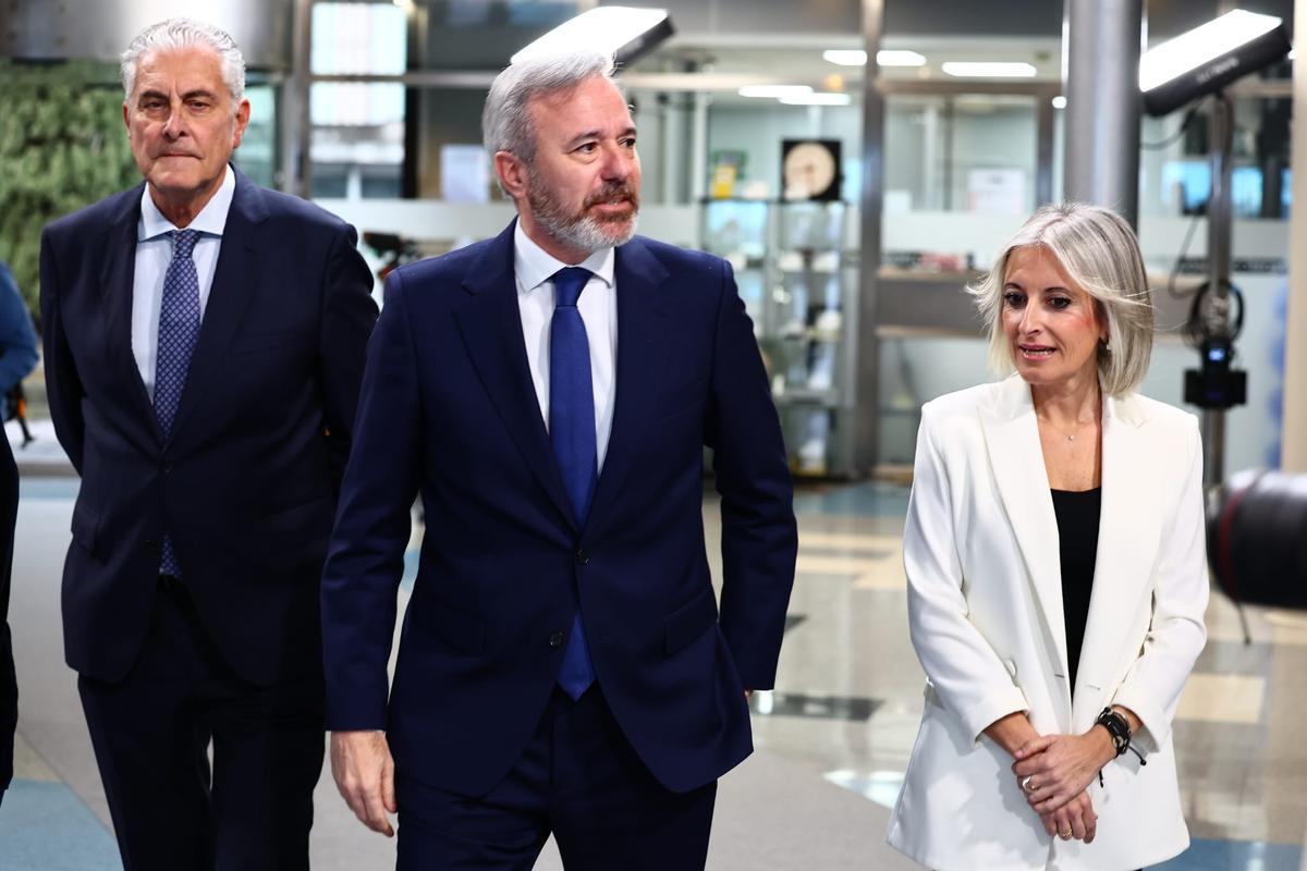 EN IMÁGENES | Así ha sido la llegada de Pilar Alegría y Jorge Azcón al cara a cara de Aragón TV