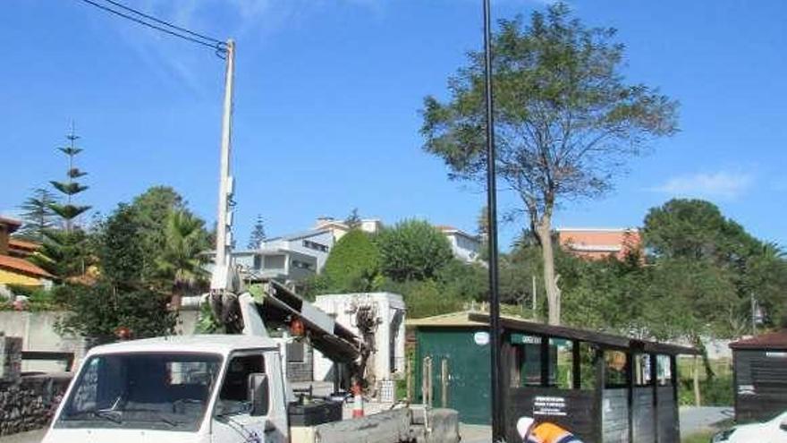 Zanjas en la calle Pidal para mejorar la vía