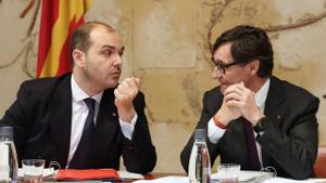 El president de la Generalitat, Salvador Illa, y el conseller de la Presidència, Albert Dalmau, reunidos este martes