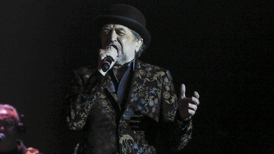 Sabina aplaza al 22 de mayo su concierto con Serrat en Madrid tras caerse del escenario