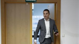 El PSOE es resigna que Lobato vagi al congrés i ajorna la «guerra» interna