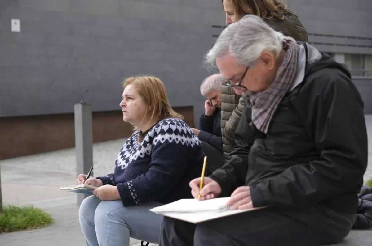 Participants en una trobada d'Urban Scketchers Bages