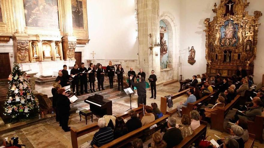 La Camerata Revillagigedo en la iglesia de la Corte.