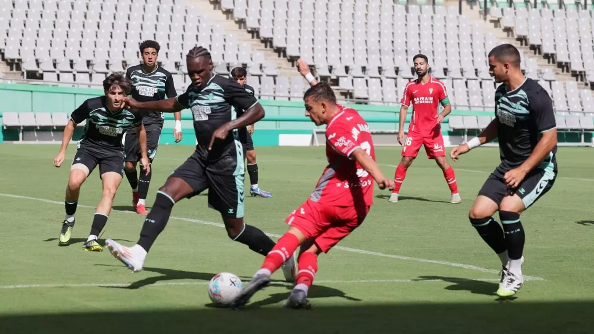 Horario y donde ver por televisión el Cádiz CF-Córdoba CF que pondrá en juego el Trofeo Carranza