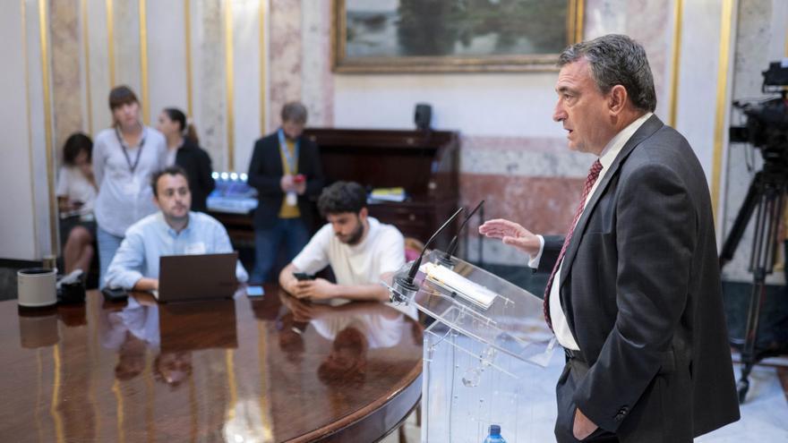 El portavoz del PNV en el Congreso, Aitor Esteban, en una rueda de prensa