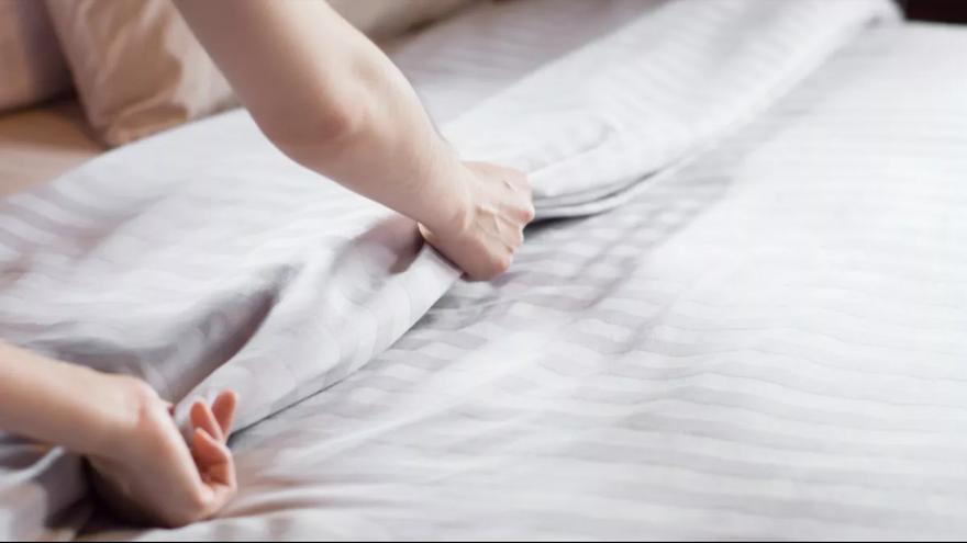 Cuándo y cómo cambiar las sábanas para mejorar tu sueño