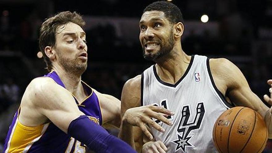 Pau Gasol, ante Tim Duncan.