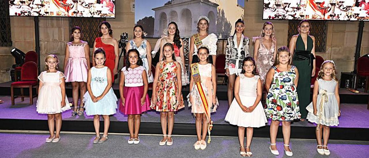 Cloe Mallebrera y Aina Vera, reinas de las fiestas de Santa Bárbara de Monóvar |