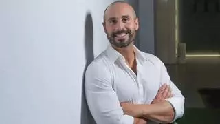 Rubén Río, entrenador personal: "Si estás de pie durante seis, ocho o más horas al día, tiene que quedarte claro que eso no es hacer ejercicio"