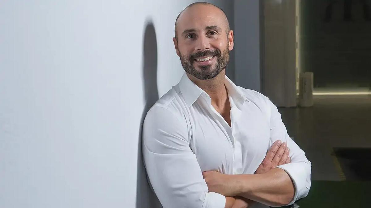 Si estás de pie durante seis, ocho o más horas al día, tiene que quedarte claro que eso no es hacer ejercicio