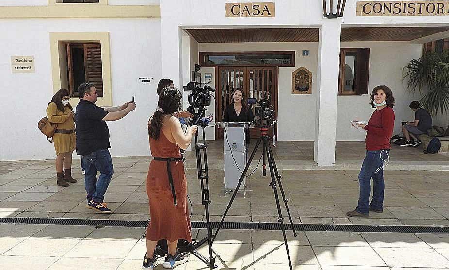 Los vecinos de Formentera salen a la calle