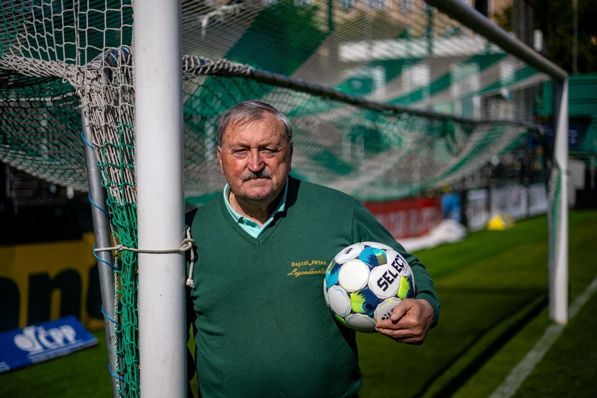 El ex internacional checo Antonin Panenka