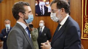 Pablo Casado y Mariano Rajoy, en el Parlamento de Galicia