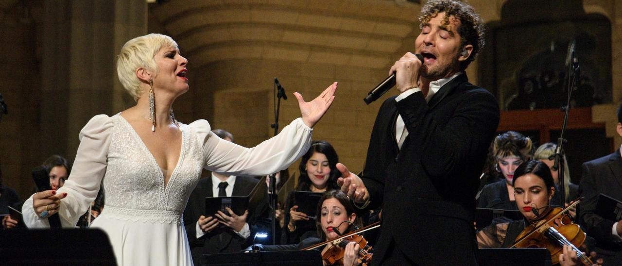 Pasión Vega y David Bisbal actúan durante la misa criolla 'Unidos por la paz'