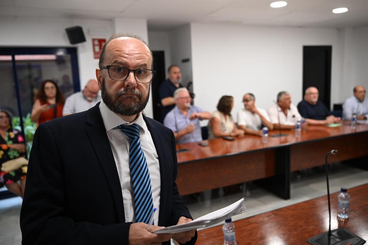 El secretario general del Pleno de San Fulgencio que mantuvo que la moción de censura cumplía con los requisitos legales en sus dos convocatorias suspendidas por la mesa de edad