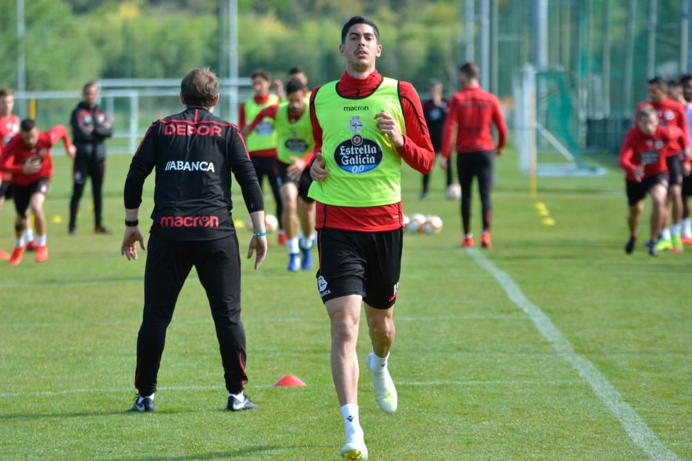 Los jugadores se entrenan en una nueva sesión a las órdenes de José Luis Martí en las instalaciones de la ciudad deportiva de Abegondo.