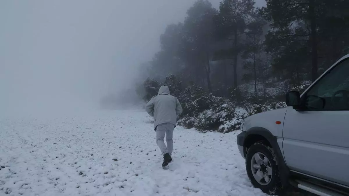 Alicante amanece con las principales cumbres nevadas
