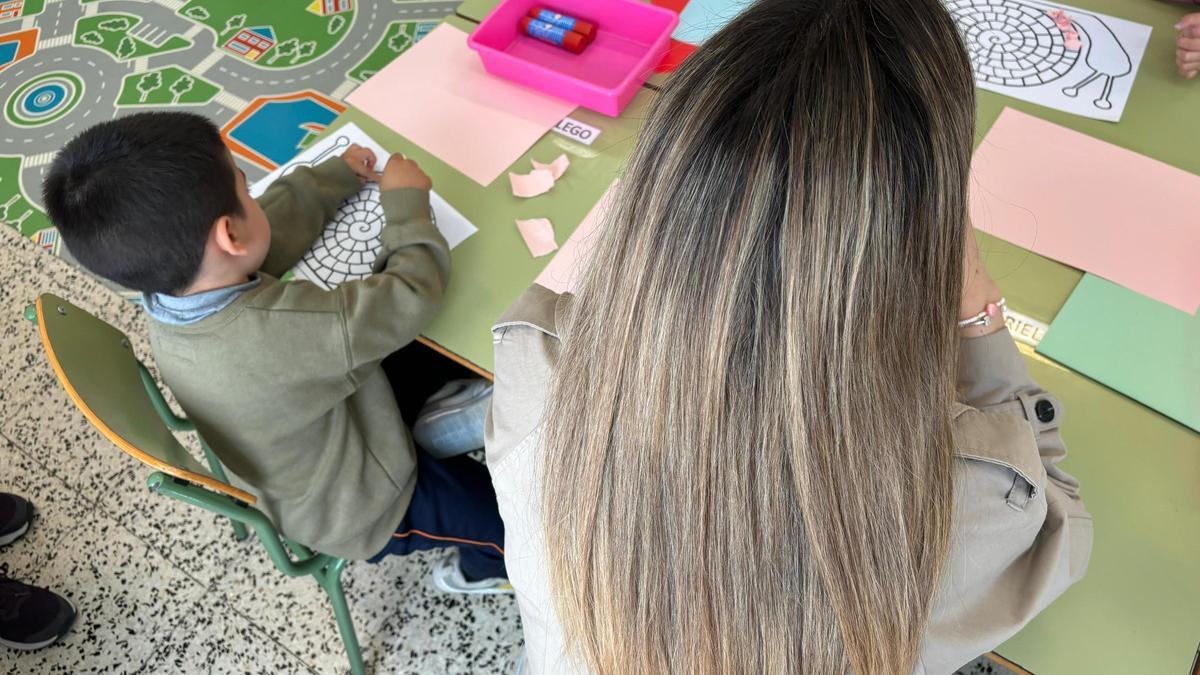 El proyecto tiene como objetivo fomentar entre los futuros docentes una actitud crítica, creativa y comprometida con la innovación pedagógica.