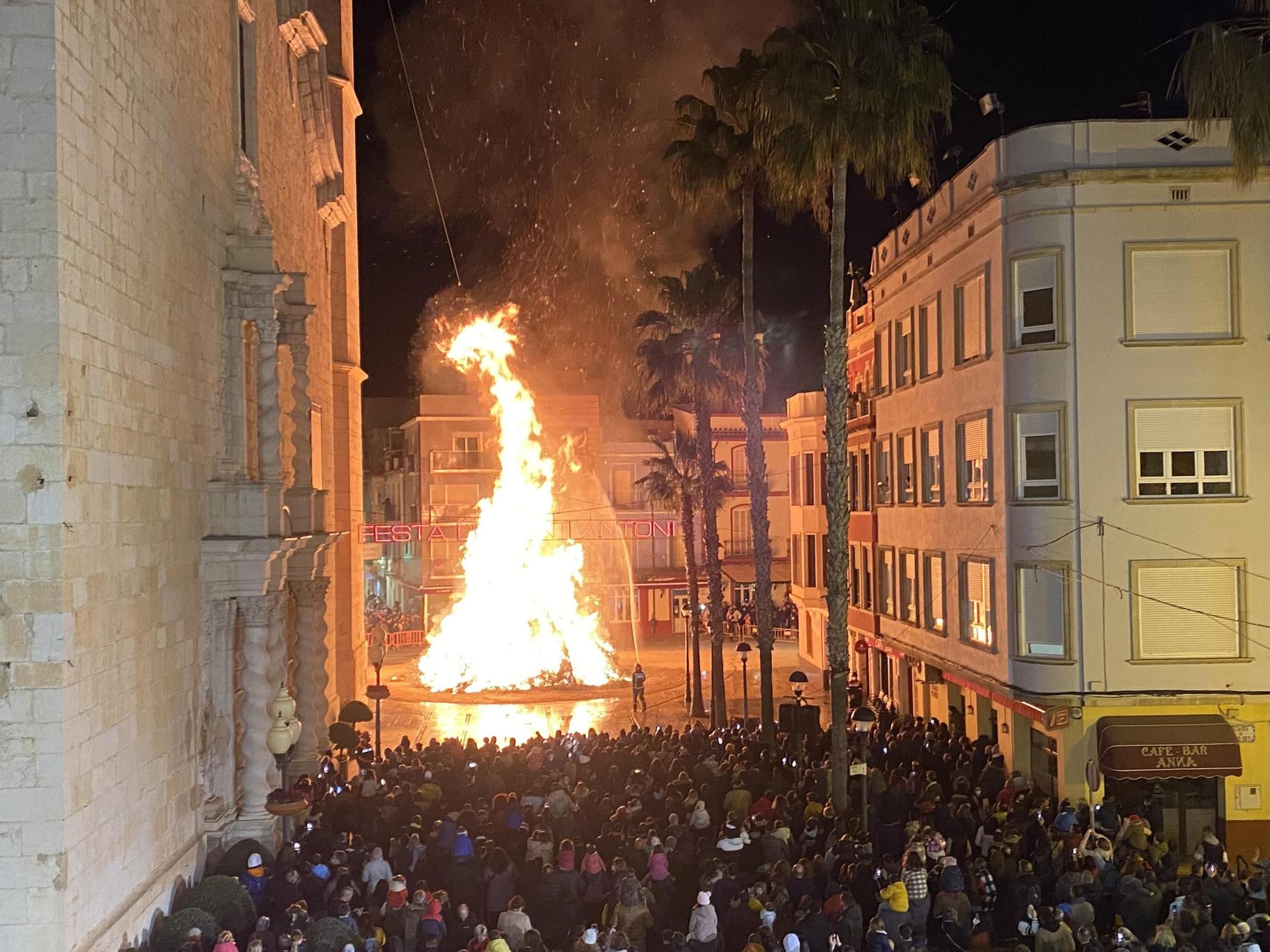 La 'cremà del dimoni' de Benicarló, en imágenes