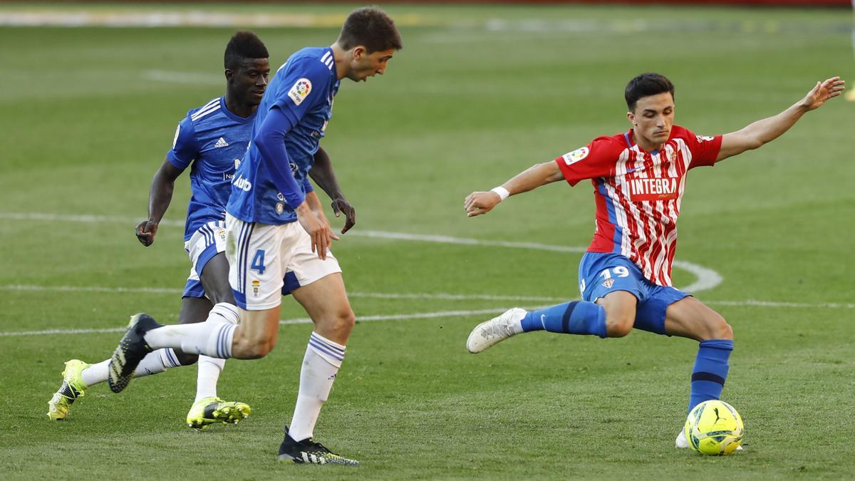 En imágenes: el derbi entre el Sporting y el Real Oviedo