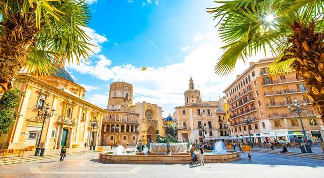 La Plaza de la Virgen en el barrio del Carmen de Valencia