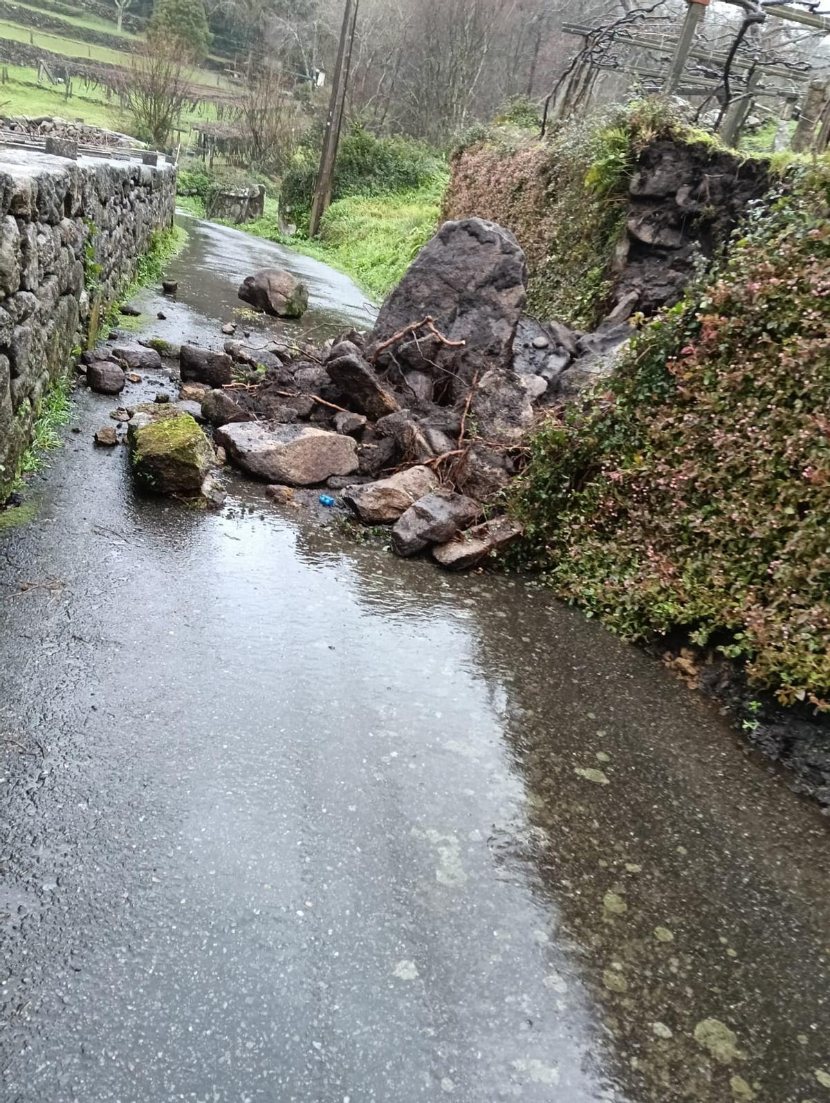 Desprendimiento de tierras en Xeve (Pontevedra)
