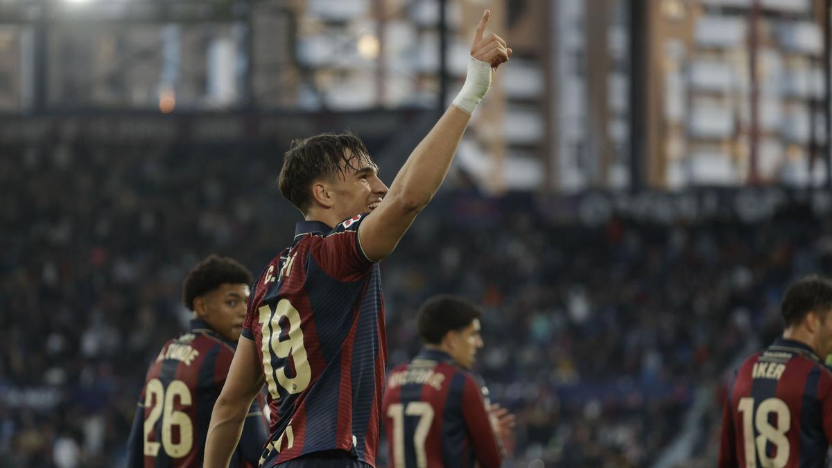 El Levante amarra una victoria de oro que hunde al Oviedo