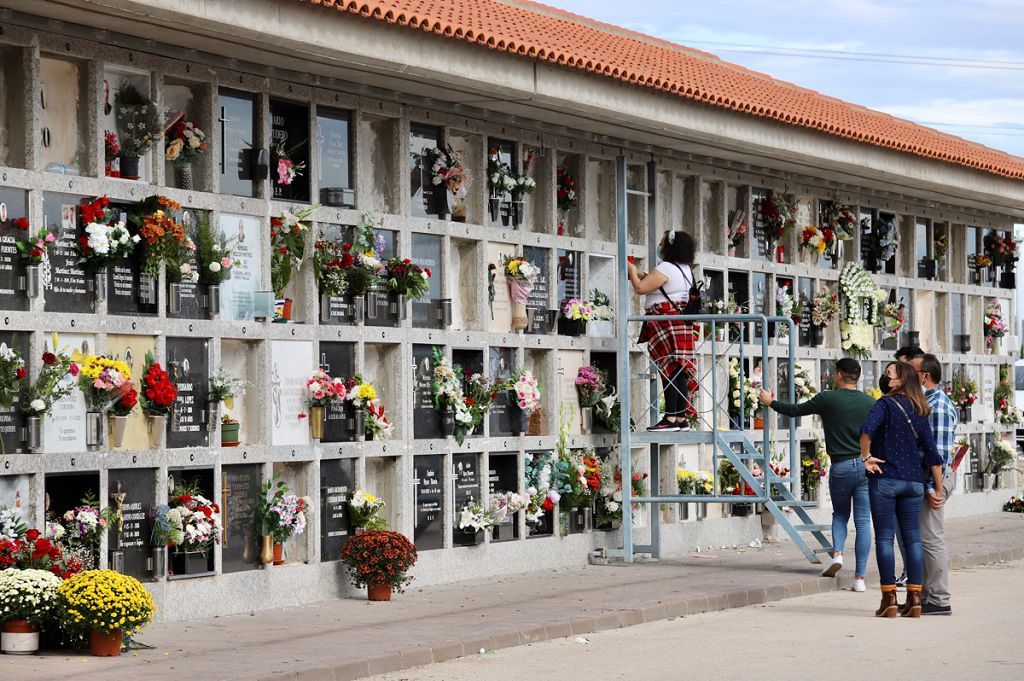 Cementerio de Nuestro Padre Jesús de Espinardo en el día de Todos los Santos