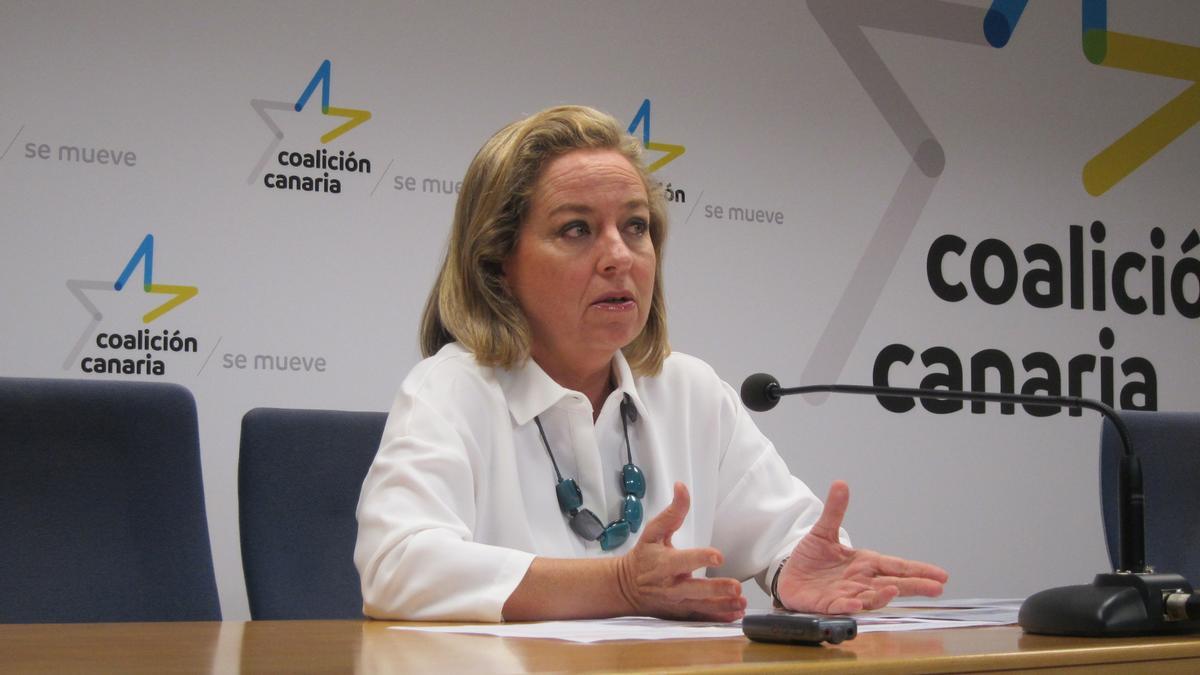 La diputada de CC, Ana Oramas, en rueda de prensa.