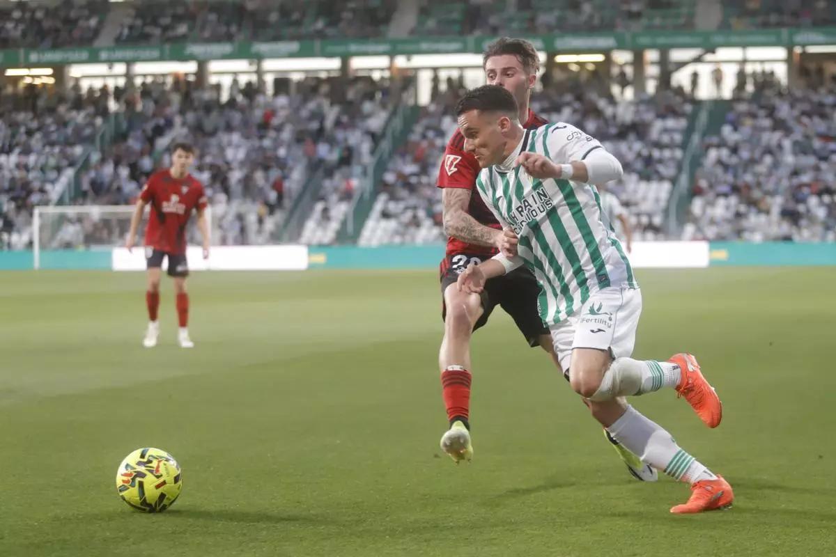 Diego Bri, durante un lance del Córdoba CF-Mirandés en El Arcángel.