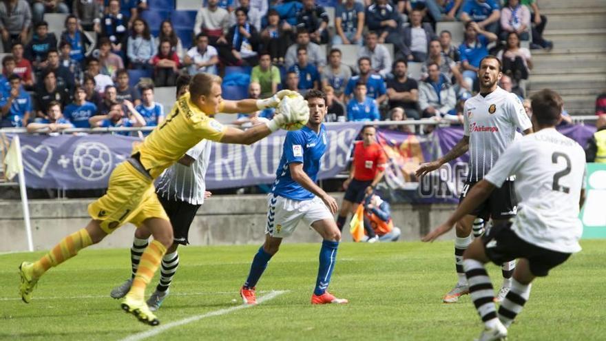 Timon, en la imagen ante el Oviedo, será la única novedad esta tarde en Anduva.