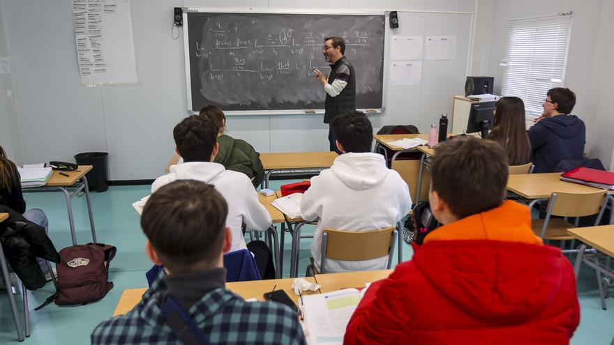 Miles de reacciones por el triste caso real en la clase de un profesor Novelda