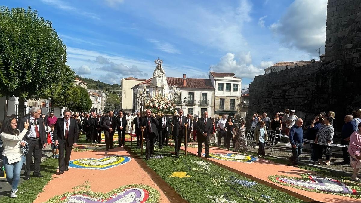 Procesión de la Virgen del Portal en Ribadavia.