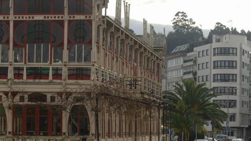 La Terraza de Sada y El Pasatiempo de Betanzos (dcha.), dos Bienes de Interés Cultural a pie de carretera.