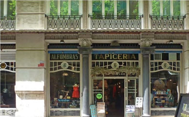 Los rótulos artesanales se resisten al olvido