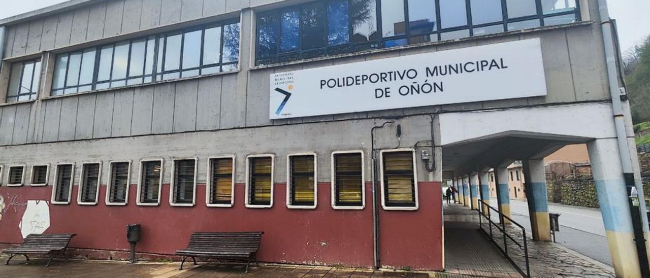 Mieres impulsa la mejora del polideportivo de Oñón y encarga el proyecto de la obra: la renovación costará 3,6 millones