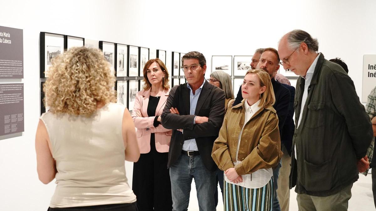 La inauguración de la muestra de Vidal Corella en el Museu del Tèxtil de Ontinyent.
